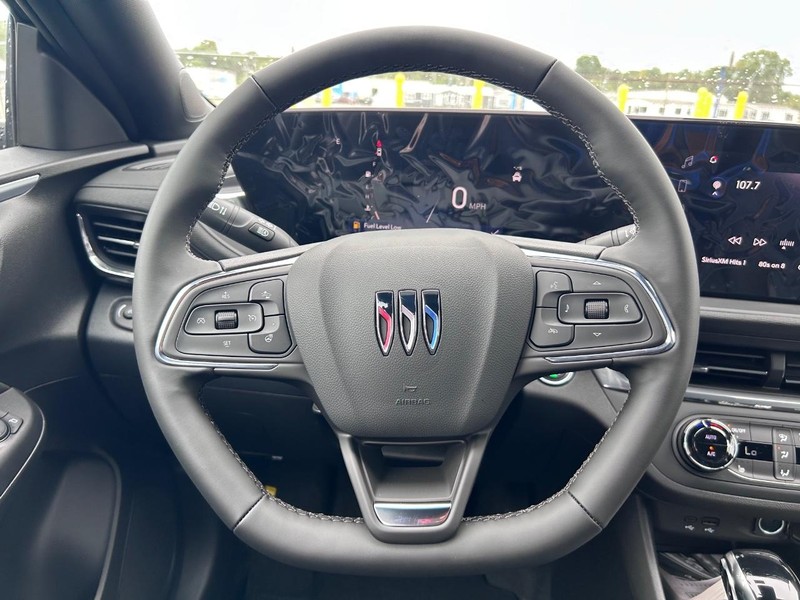 Buick Envista Vehicle Full-screen Gallery Image 9