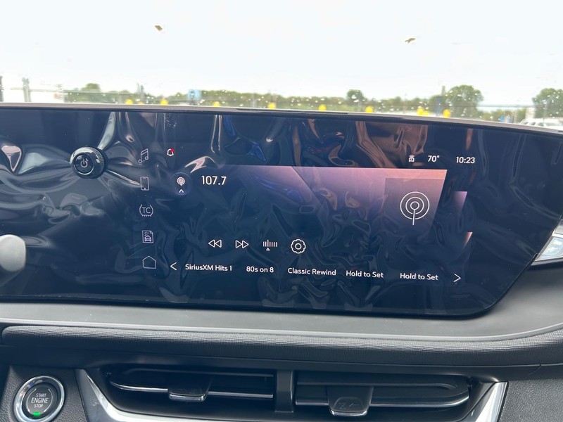 Buick Envista Vehicle Full-screen Gallery Image 12