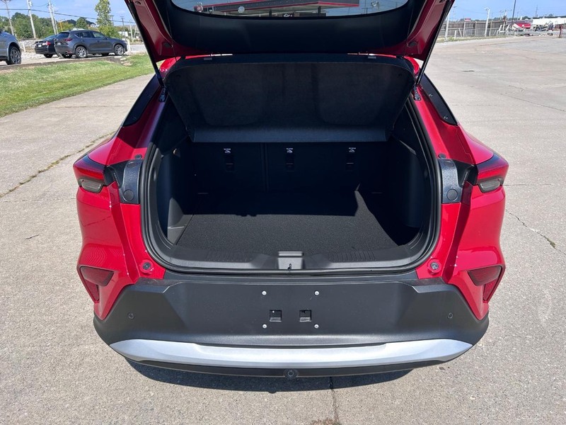 Buick Envista Vehicle Full-screen Gallery Image 5