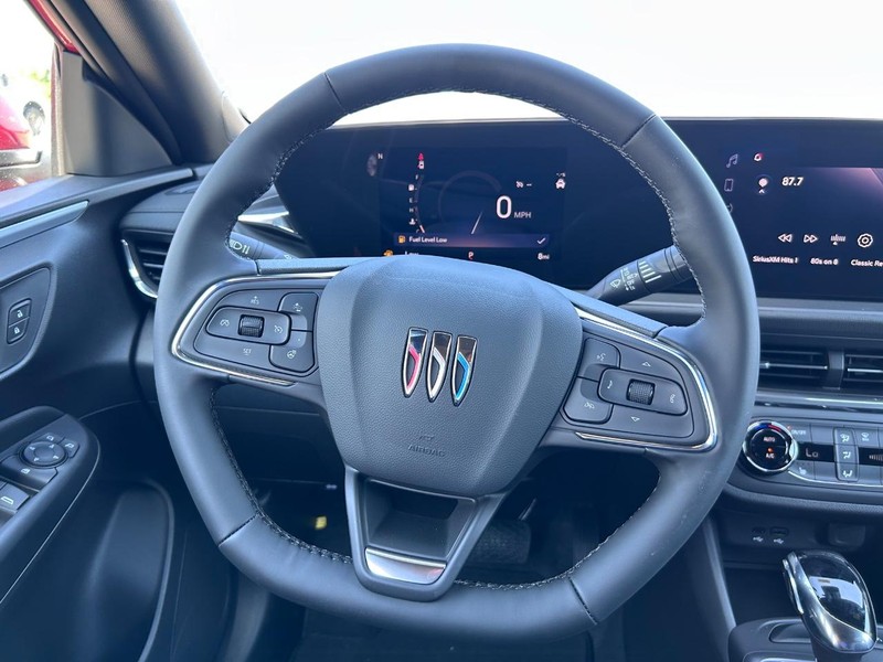 Buick Envista Vehicle Full-screen Gallery Image 9