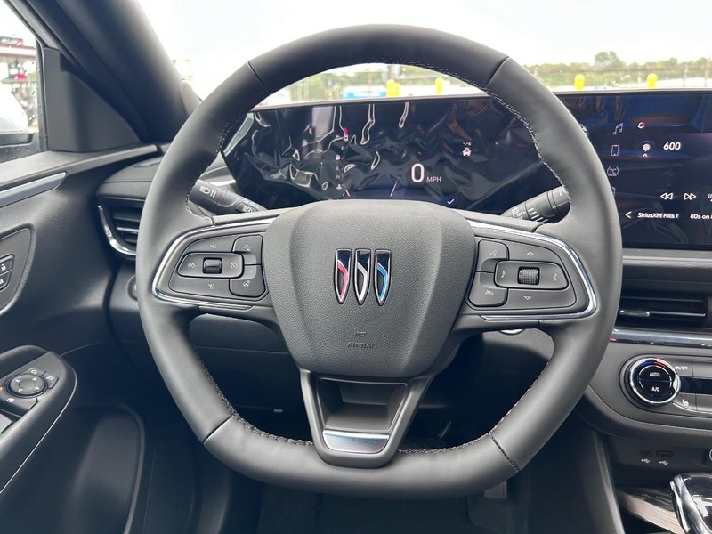 Buick Envista Vehicle Full-screen Gallery Image 14