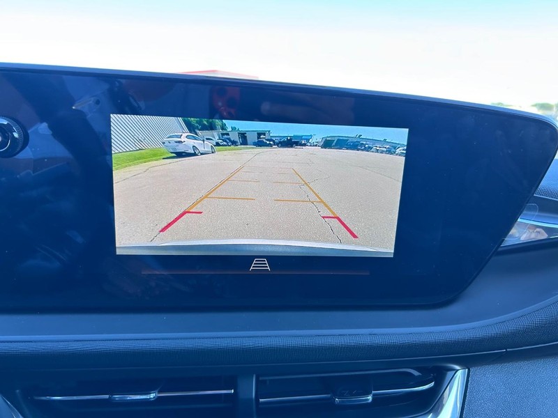 Buick Envista Vehicle Full-screen Gallery Image 18