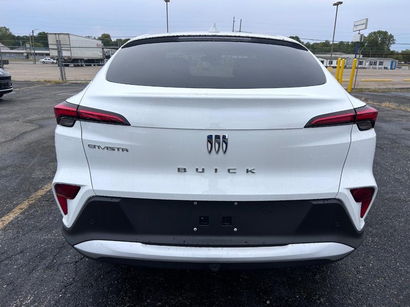 Buick Envista Vehicle Full-screen Gallery Image 4