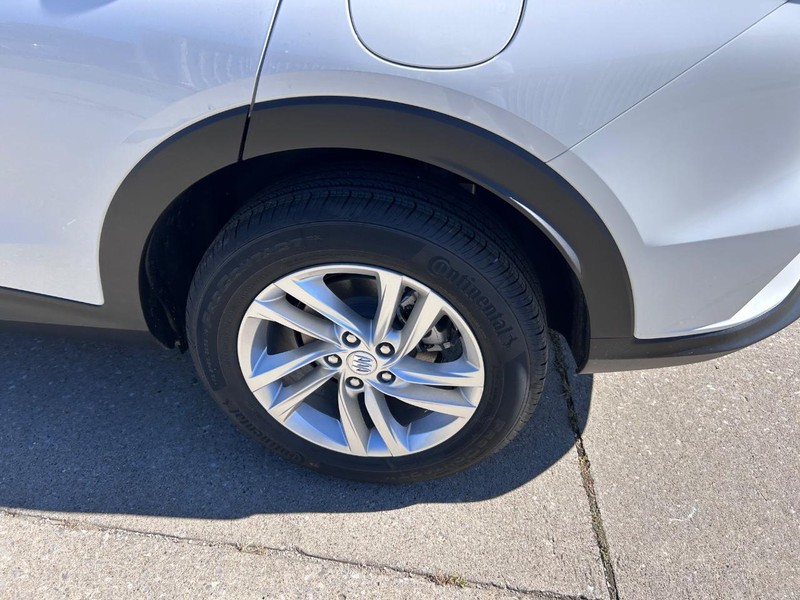 Buick Envista Vehicle Full-screen Gallery Image 6