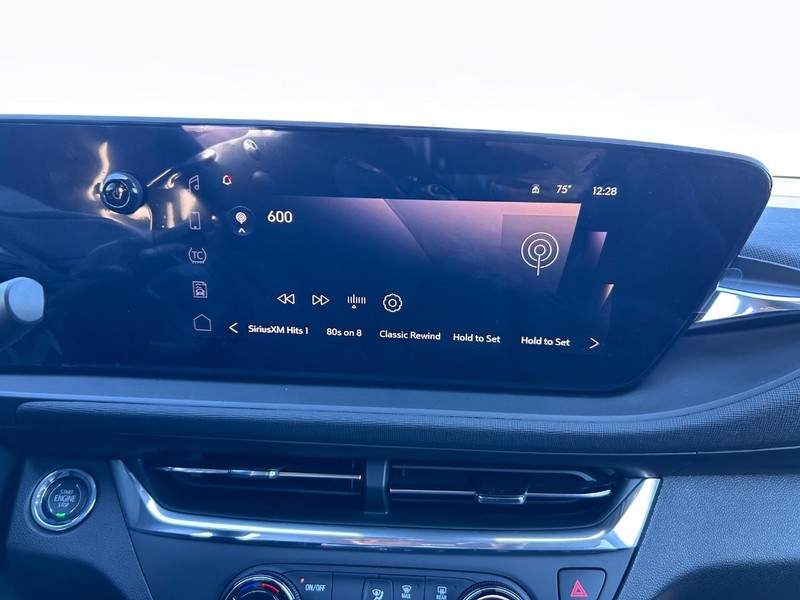 Buick Envista Vehicle Full-screen Gallery Image 12