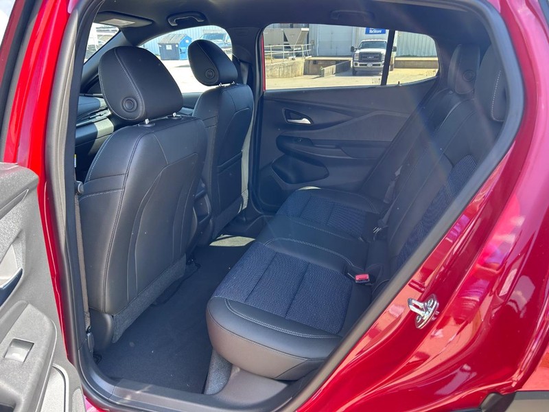 Buick Envista Vehicle Full-screen Gallery Image 7