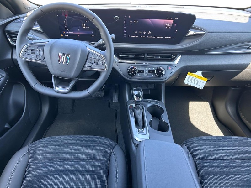 Buick Envista Vehicle Full-screen Gallery Image 8