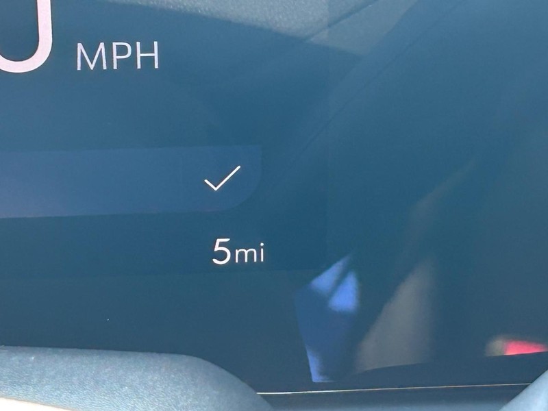 Buick Envista Vehicle Full-screen Gallery Image 18