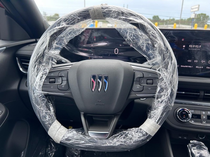 Buick Envista Vehicle Full-screen Gallery Image 9