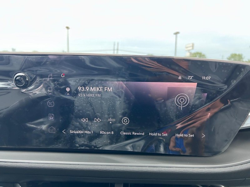 Buick Envista Vehicle Full-screen Gallery Image 12