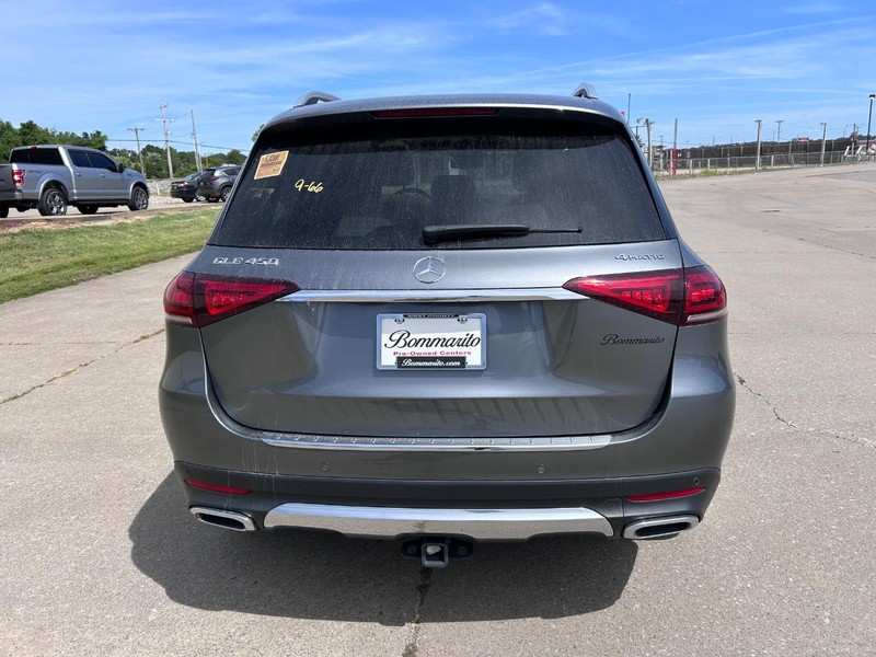 Mercedes-Benz GLE Vehicle Full-screen Gallery Image 4