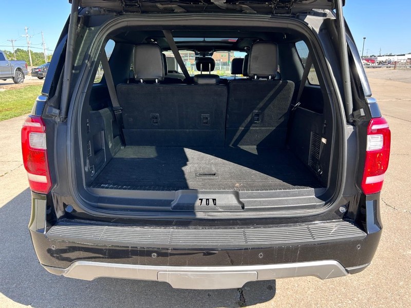 Ford Expedition Max Vehicle Full-screen Gallery Image 5