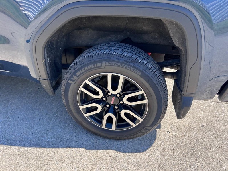 GMC Sierra 1500 Vehicle Full-screen Gallery Image 6