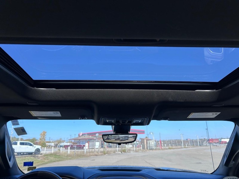 GMC Sierra 1500 Vehicle Full-screen Gallery Image 8