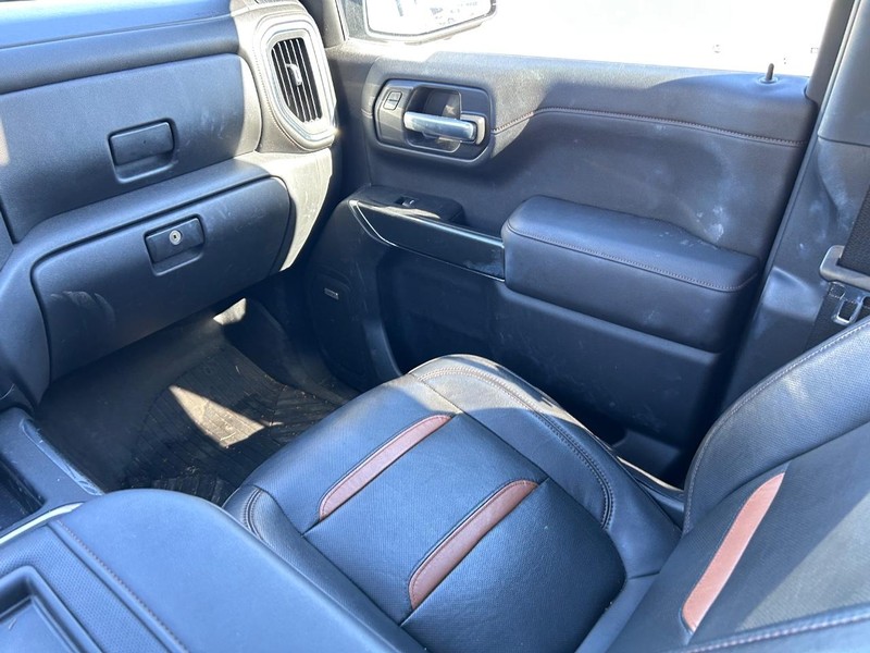 GMC Sierra 1500 Vehicle Full-screen Gallery Image 15