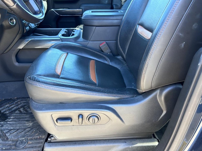 GMC Sierra 1500 Vehicle Full-screen Gallery Image 18