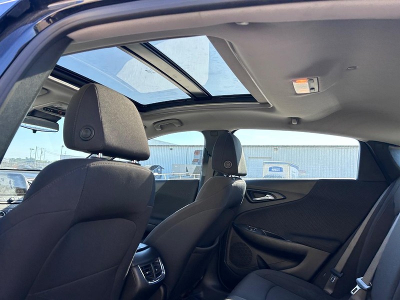 Chevrolet Malibu Vehicle Full-screen Gallery Image 08