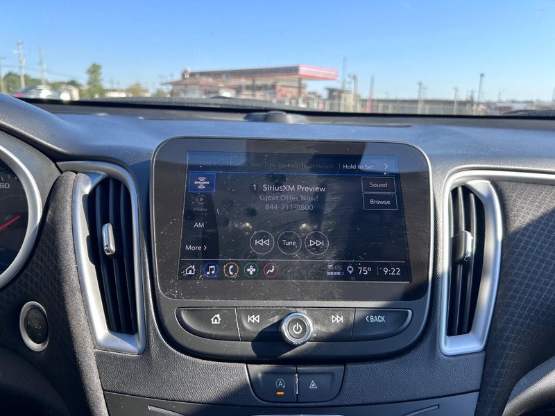 Chevrolet Malibu Vehicle Full-screen Gallery Image 13