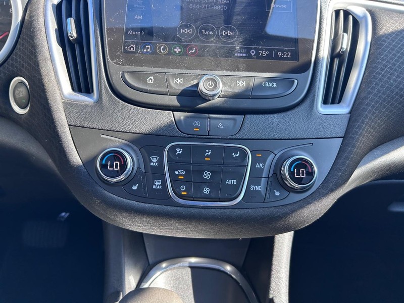 Chevrolet Malibu Vehicle Full-screen Gallery Image 14