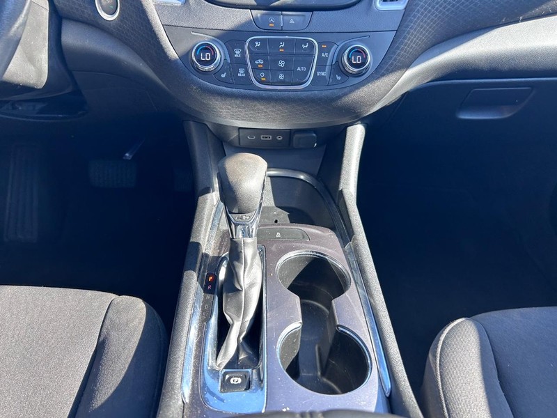 Chevrolet Malibu Vehicle Full-screen Gallery Image 15