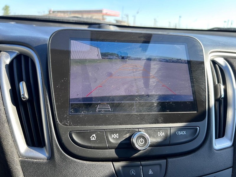 Chevrolet Malibu Vehicle Full-screen Gallery Image 20