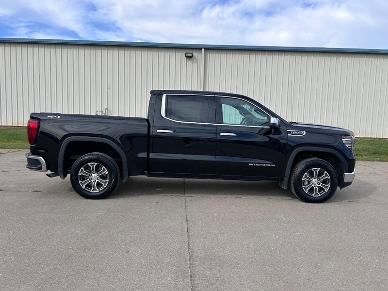 GMC Sierra 1500 Vehicle Full-screen Gallery Image 2