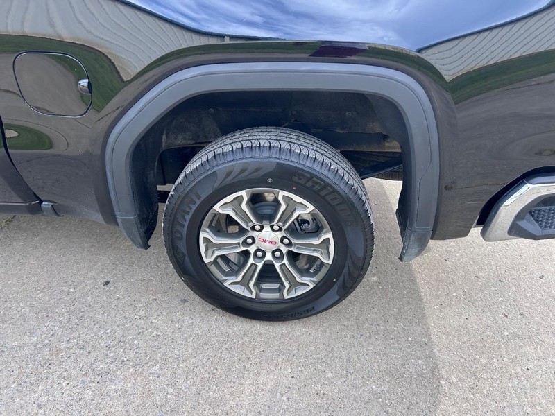 GMC Sierra 1500 Vehicle Full-screen Gallery Image 6