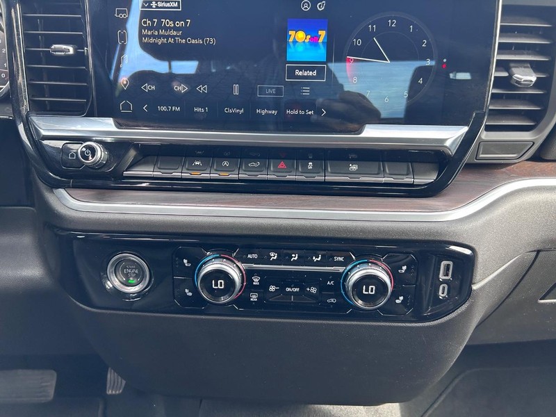 GMC Sierra 1500 Vehicle Full-screen Gallery Image 13