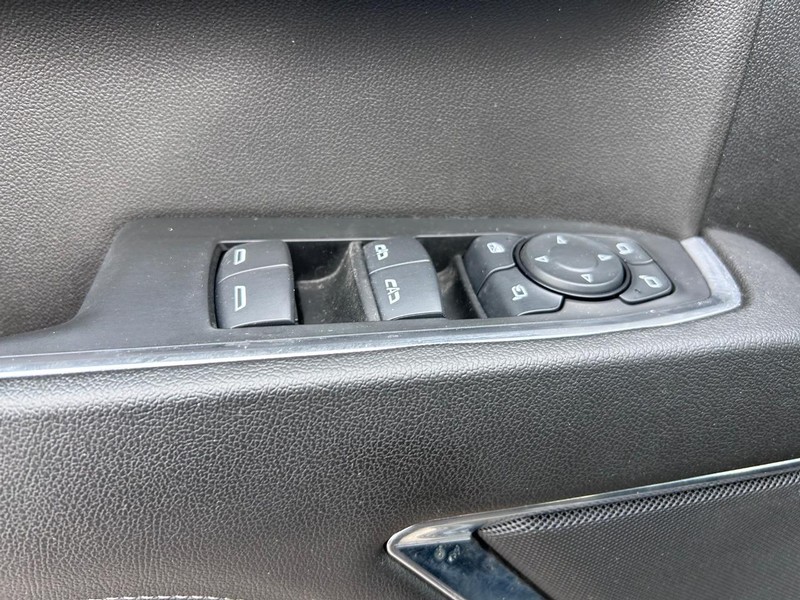 GMC Sierra 1500 Vehicle Full-screen Gallery Image 15