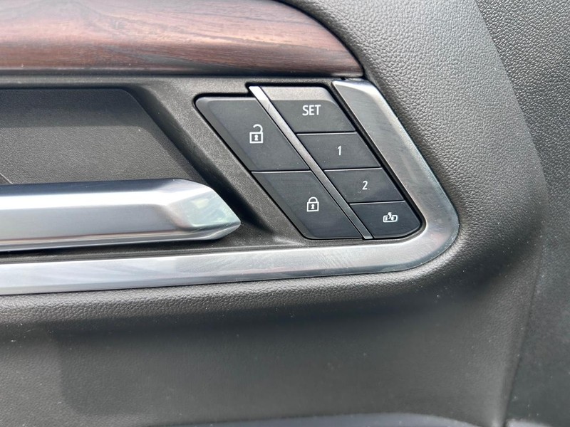 GMC Sierra 1500 Vehicle Full-screen Gallery Image 16