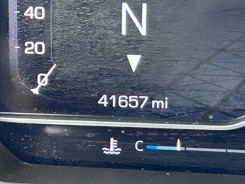 GMC Sierra 1500 Vehicle Full-screen Gallery Image 18