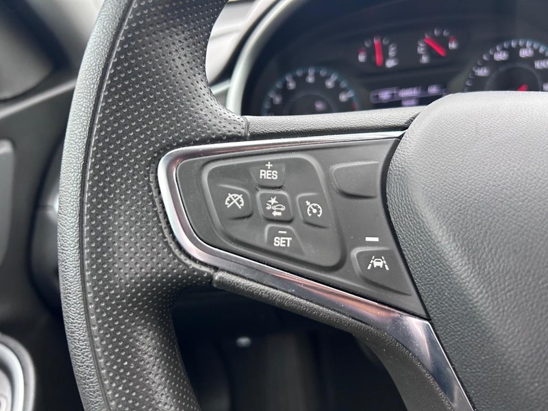 Chevrolet Malibu Vehicle Full-screen Gallery Image 10