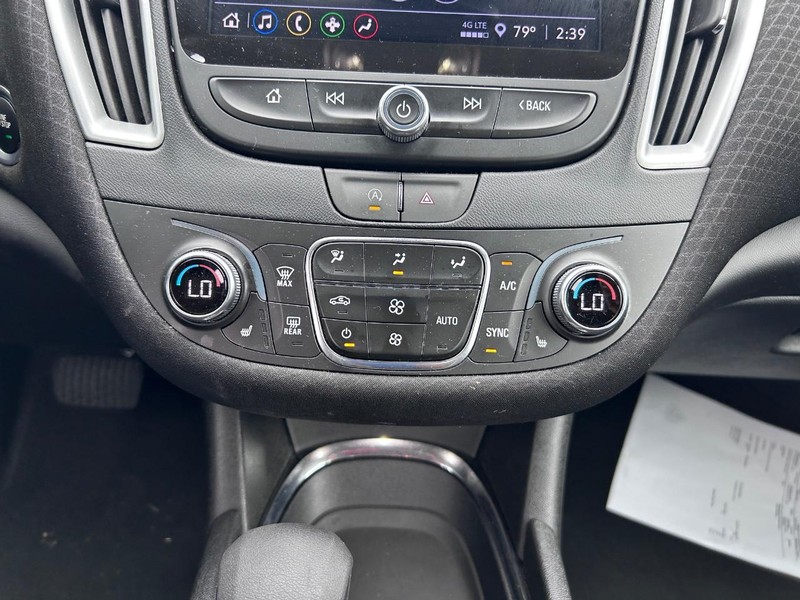 Chevrolet Malibu Vehicle Full-screen Gallery Image 13