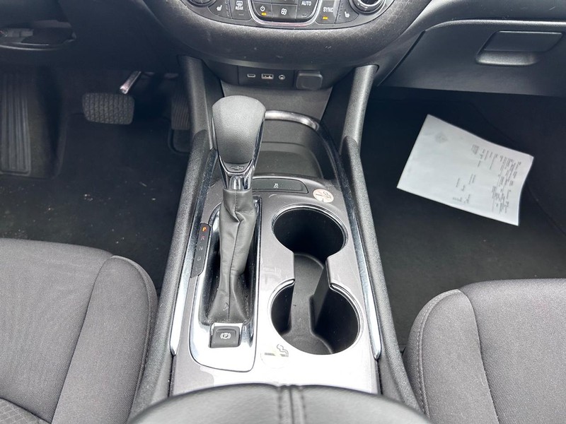 Chevrolet Malibu Vehicle Full-screen Gallery Image 14