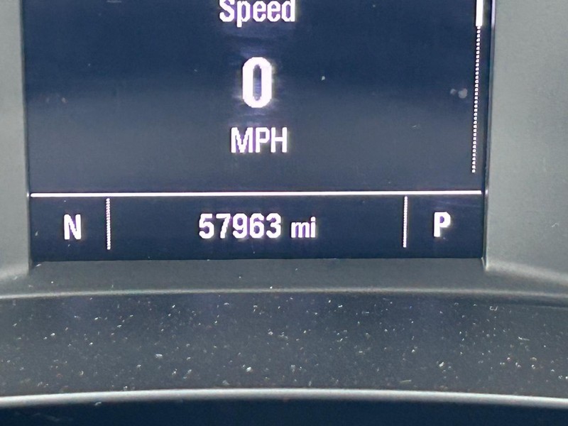 Chevrolet Malibu Vehicle Full-screen Gallery Image 18