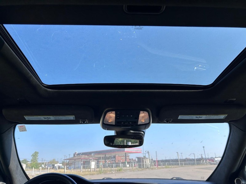 Dodge Durango Vehicle Full-screen Gallery Image 11