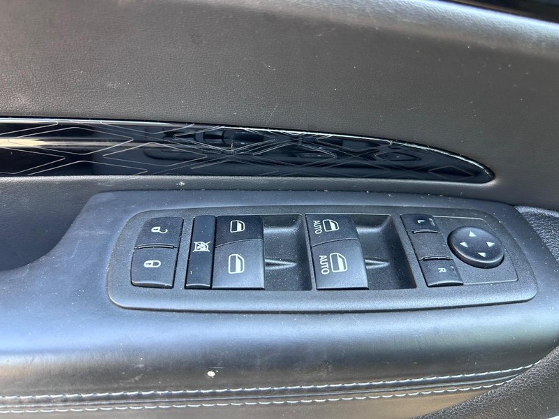 Dodge Durango Vehicle Full-screen Gallery Image 20