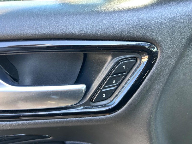 Dodge Durango Vehicle Full-screen Gallery Image 21