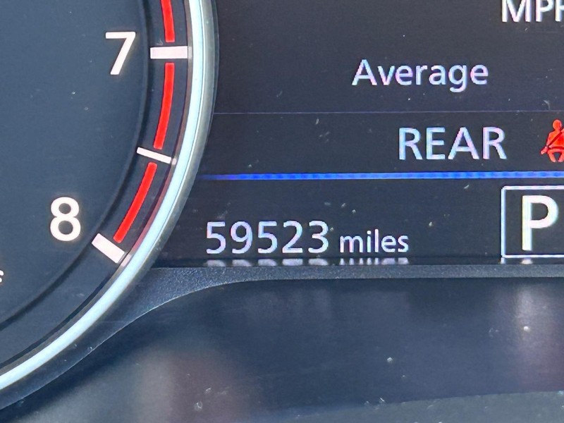 Nissan Altima Vehicle Full-screen Gallery Image 18