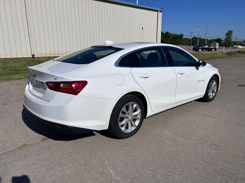 Chevrolet Malibu Vehicle Full-screen Gallery Image 03