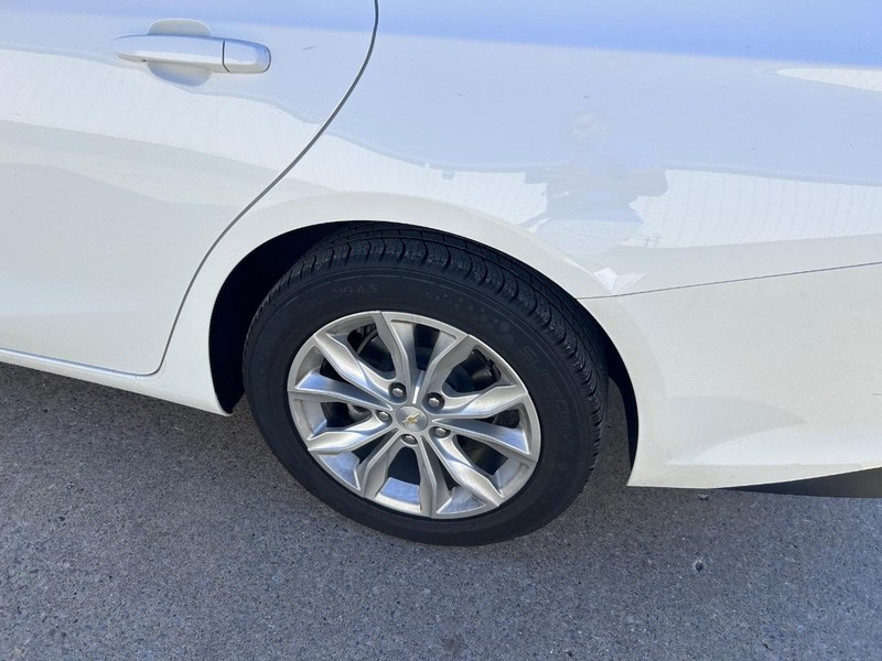 Chevrolet Malibu Vehicle Full-screen Gallery Image 06