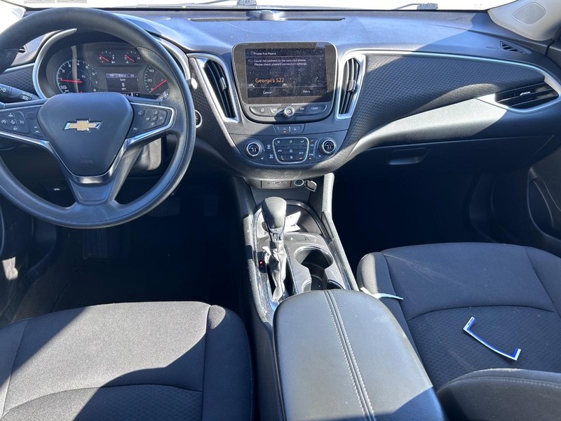 Chevrolet Malibu Vehicle Full-screen Gallery Image 09