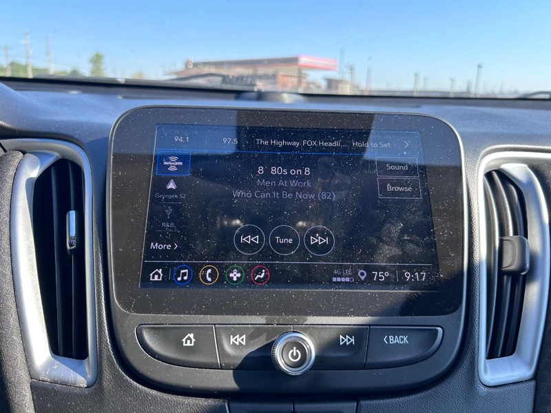 Chevrolet Malibu Vehicle Full-screen Gallery Image 13