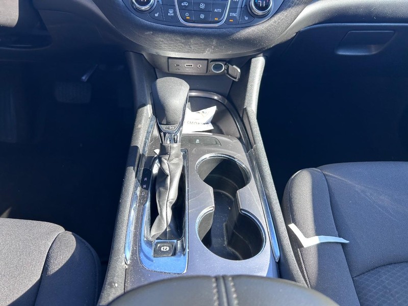 Chevrolet Malibu Vehicle Full-screen Gallery Image 15