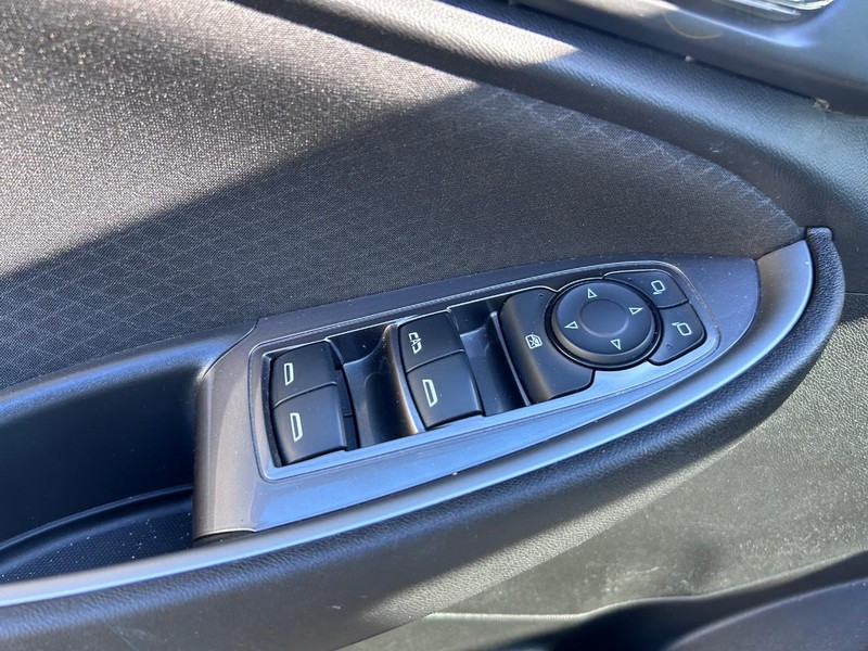 Chevrolet Malibu Vehicle Full-screen Gallery Image 17