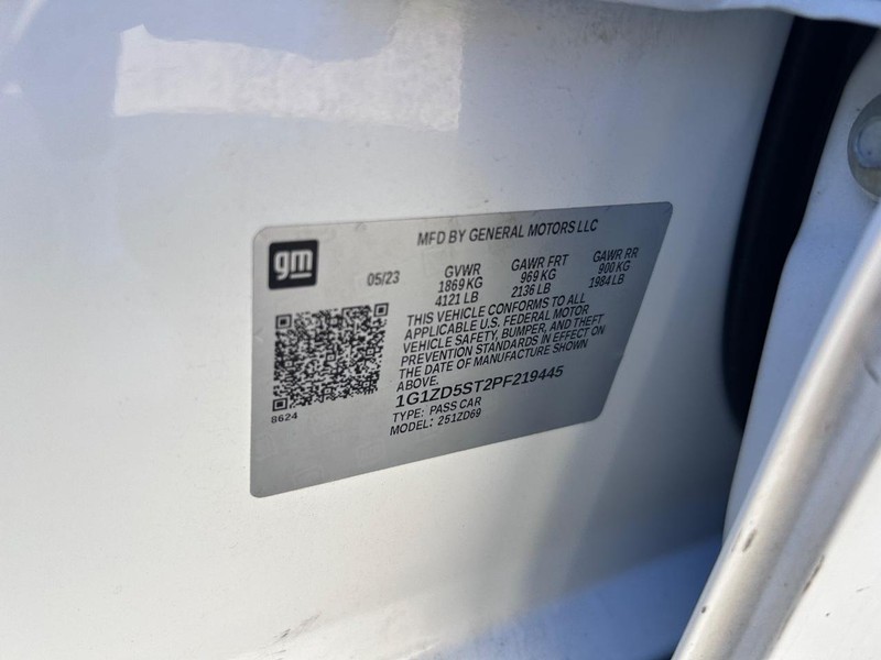 Chevrolet Malibu Vehicle Full-screen Gallery Image 21