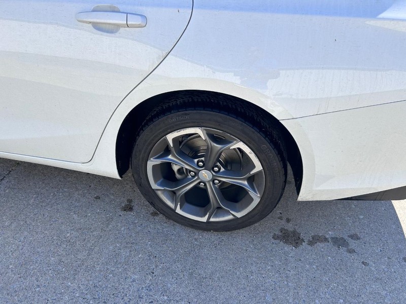 Chevrolet Malibu Vehicle Full-screen Gallery Image 06