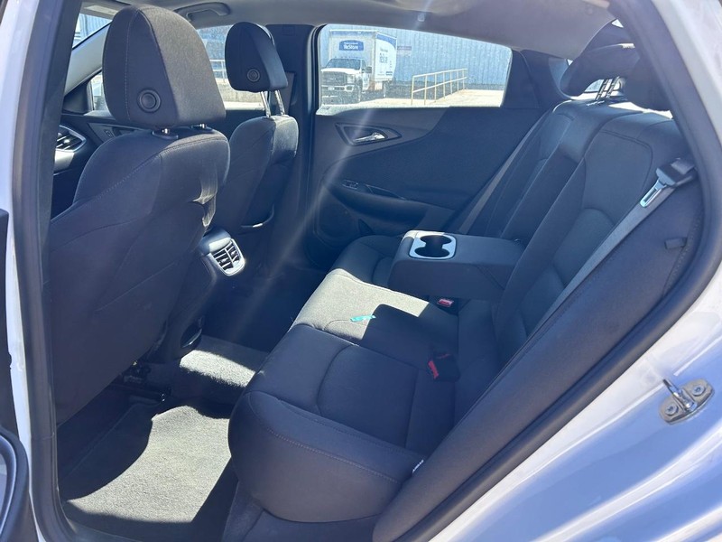 Chevrolet Malibu Vehicle Full-screen Gallery Image 07