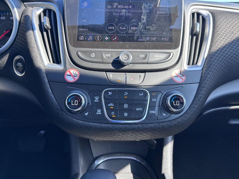 Chevrolet Malibu Vehicle Full-screen Gallery Image 14