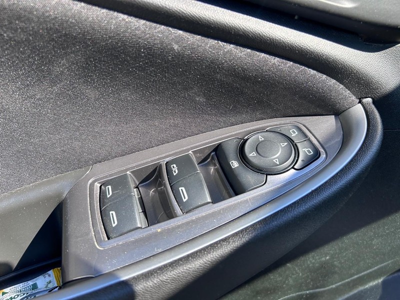 Chevrolet Malibu Vehicle Full-screen Gallery Image 17